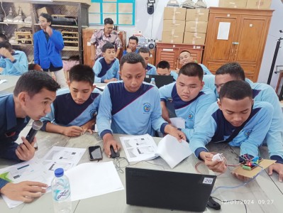 PELATIHAN MIKROKONTROLLER ESP32